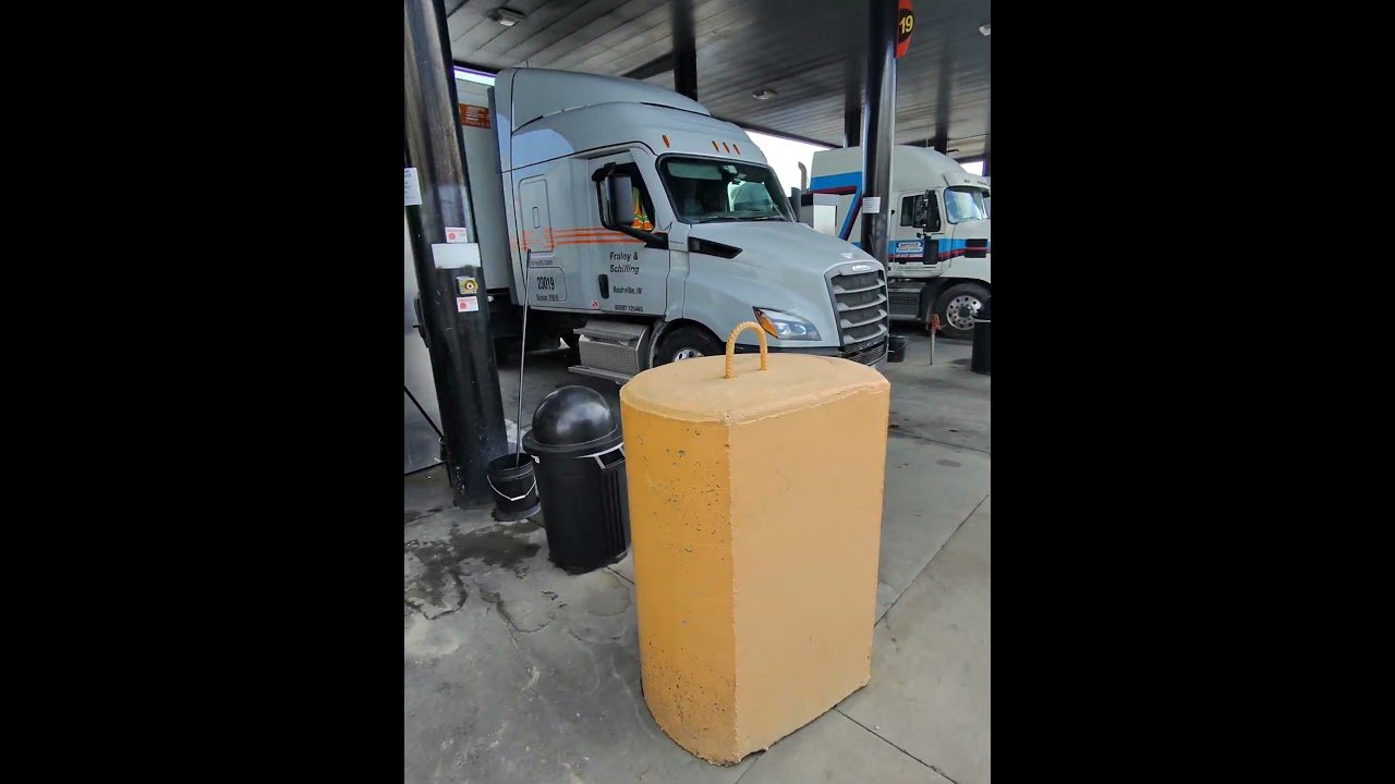 TRUCKING ACROSS AMERICA! Hang out with a Old School Trucker. TRUCKER POV.