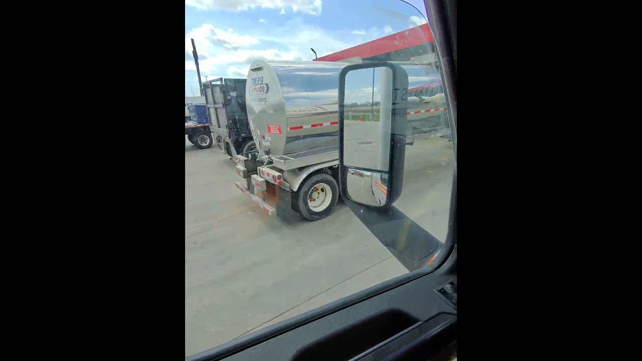 TRUCKING ACROSS AMERICA! Hang out with a Old School Trucker. TRUCKER POV.