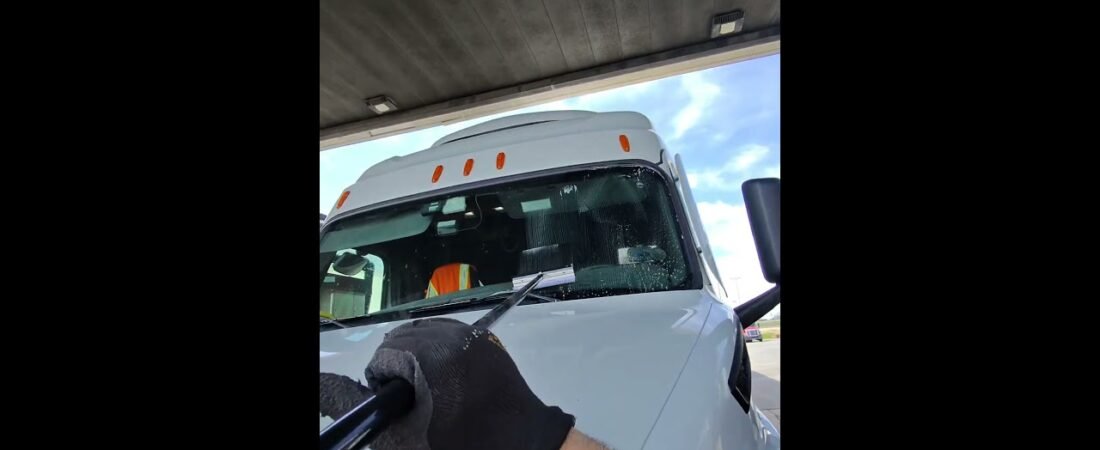 TRUCKING ACROSS AMERICA! Hang out with a Old School Trucker. TRUCKER POV.