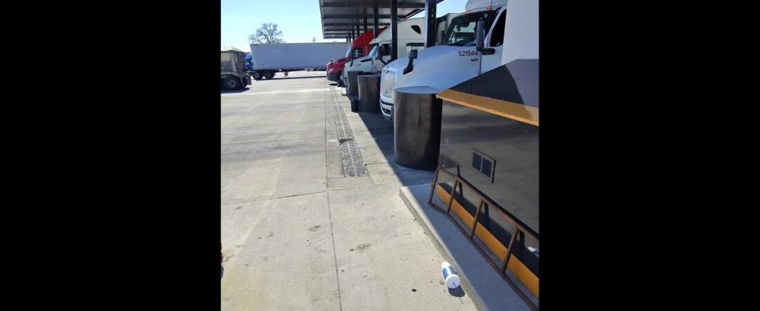 This is AMERICAN TRUCKING! Hang out POV with a Old School Trucker.