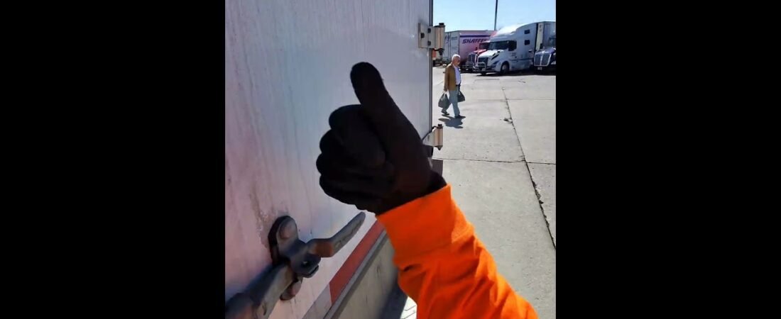 This is AMERICAN TRUCKING! Hang out POV with a Old School Trucker.