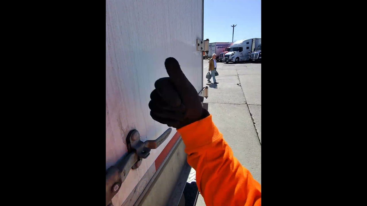 This is AMERICAN TRUCKING! Hang out POV with a Old School Trucker.