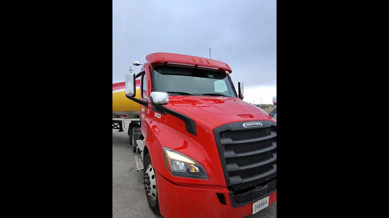 TRUCKING POV. This is Trucking in Real Life #trucking #trucker #shorts #metaglasses