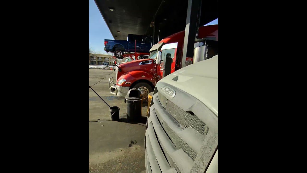 TRUCKING POV. This is Trucking in Real Life #trucking #trucker #shorts #metaglasses