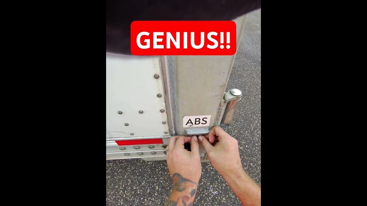 See how this GENIUS TRUCKER tricked EVERYONE.