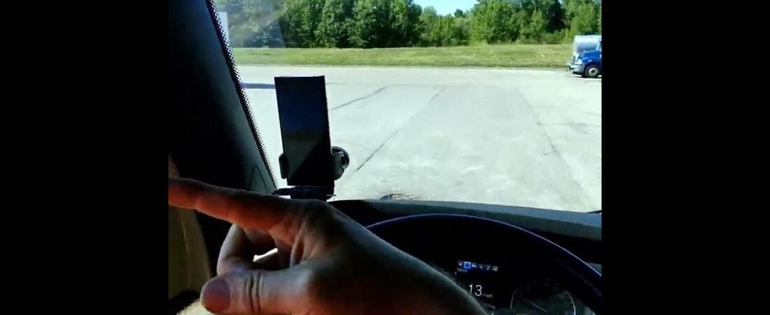 Trucker shows you how to find that perfect parking spot at the Truck Stop. This driver knows!(4)