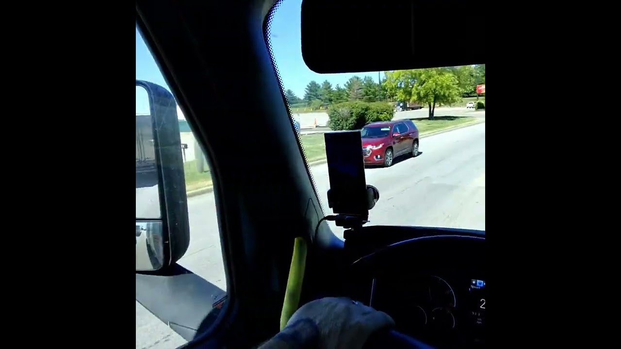 Trucker shows you how to find that perfect parking spot at the Truck Stop. This driver knows!(5)