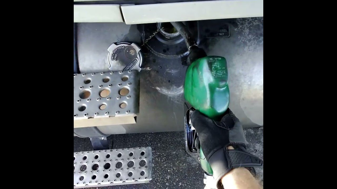 Trucker Illegally tops off Diesel Tank to get EVERY MILE POSSIBLE! Would you do this or are you bawk