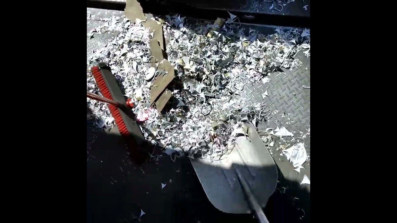 Cleaning my Semi Trailer after a Load of Scrap! What is the best way to clean my trailer out?(4)