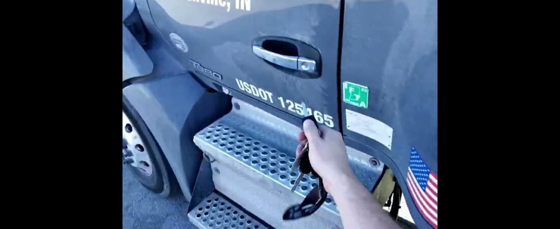 #Trucker #ASMR #POV #Trucking Life on the road as an American Truck Driver feeding his family. (2)