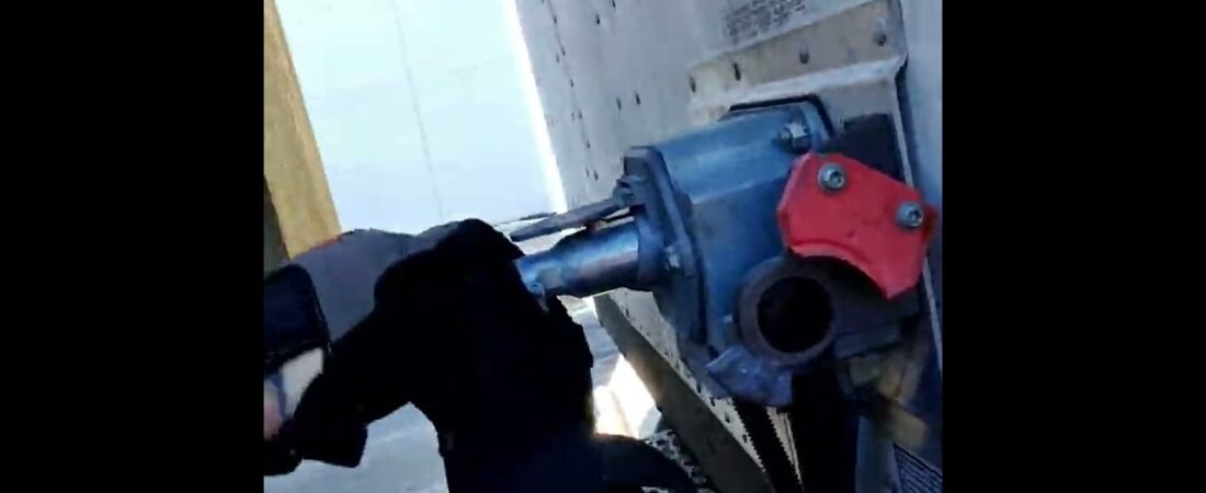#Trucker #ASMR #POV #Trucking Life on the road as an American Truck Driver feeding his family. (3)