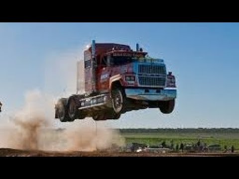 This Trucker Drives Everyday to feed his wife and children like a Real American Family Hero.