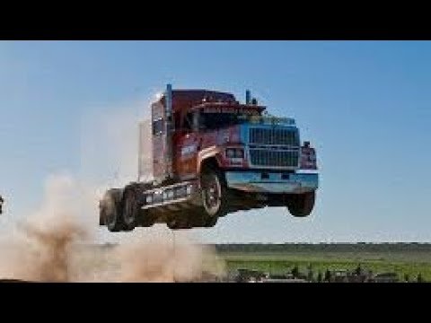 This Trucker Drives Everyday to feed his wife and children like a Real American Family Hero.