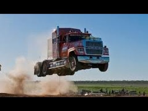 This Trucker Drives Everyday to feed his wife and children like a Real American Family Hero.