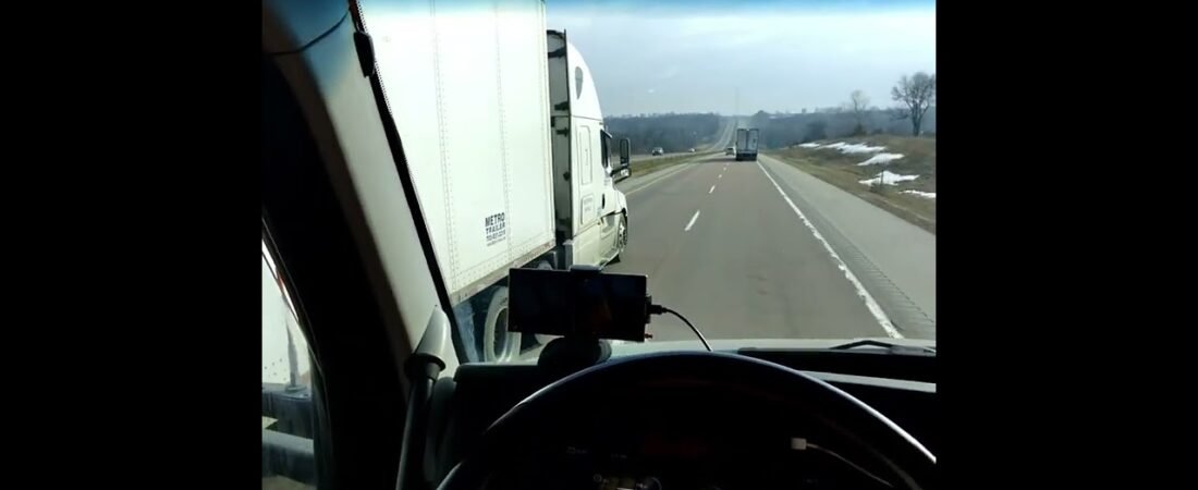 Take a minute and see what life on the open road as a big rig trucker looks like and pretend. (1)