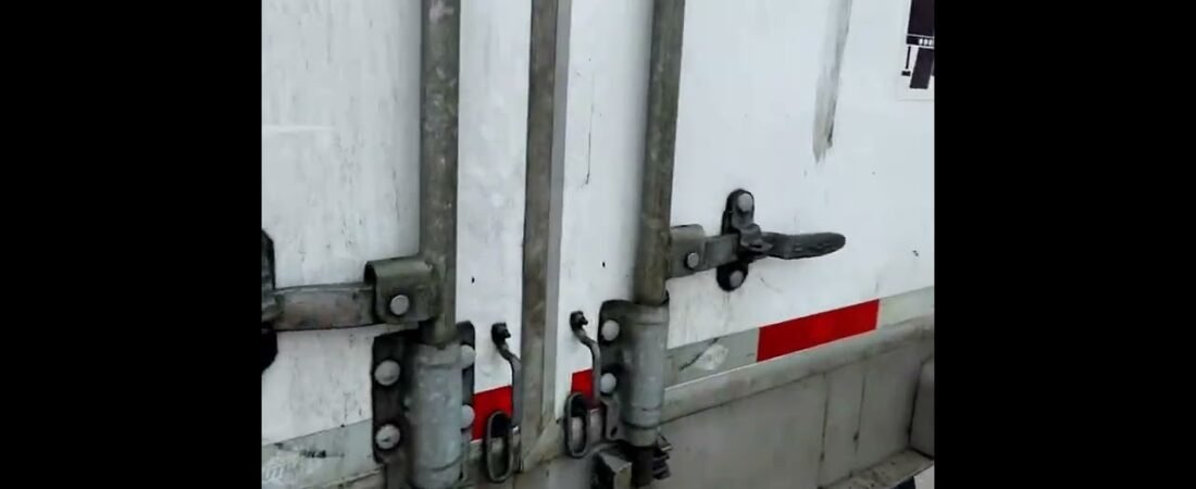 Smugglers are everywhere. This is how you check your trailer to stop Smugglers safely. (1)