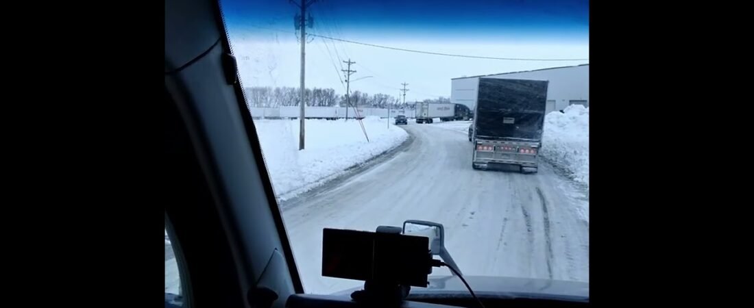 Another BLIZZARD is hitting right now. It’s not safe for truckers on the Highways. (4)