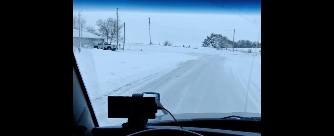 Another BLIZZARD is hitting right now. It’s not safe for truckers on the Highways. (3)