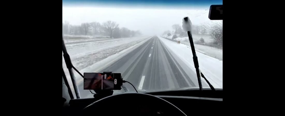 The worst Snow Storm since 1999!! This is way too dangerous. Stay off the roads or get hurt. (4)