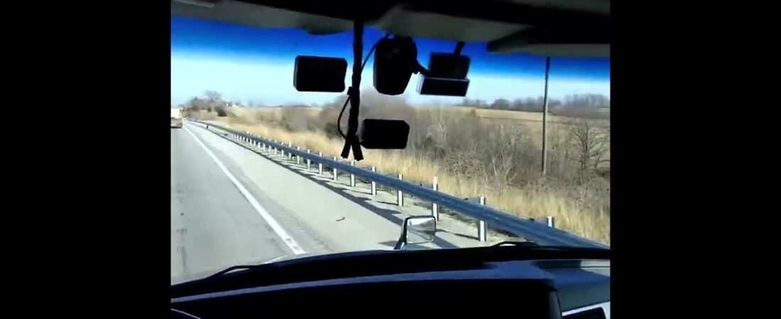 Holidays are OVER 😞😓😩😤 Time to get back to work. Truckers never stop rolling down the road.