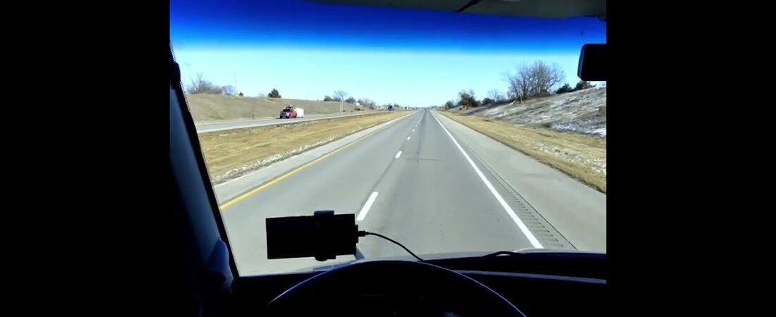 Look inside a Real Semi Truck while it drives across America. This trucker sure knows his stuff. (2)