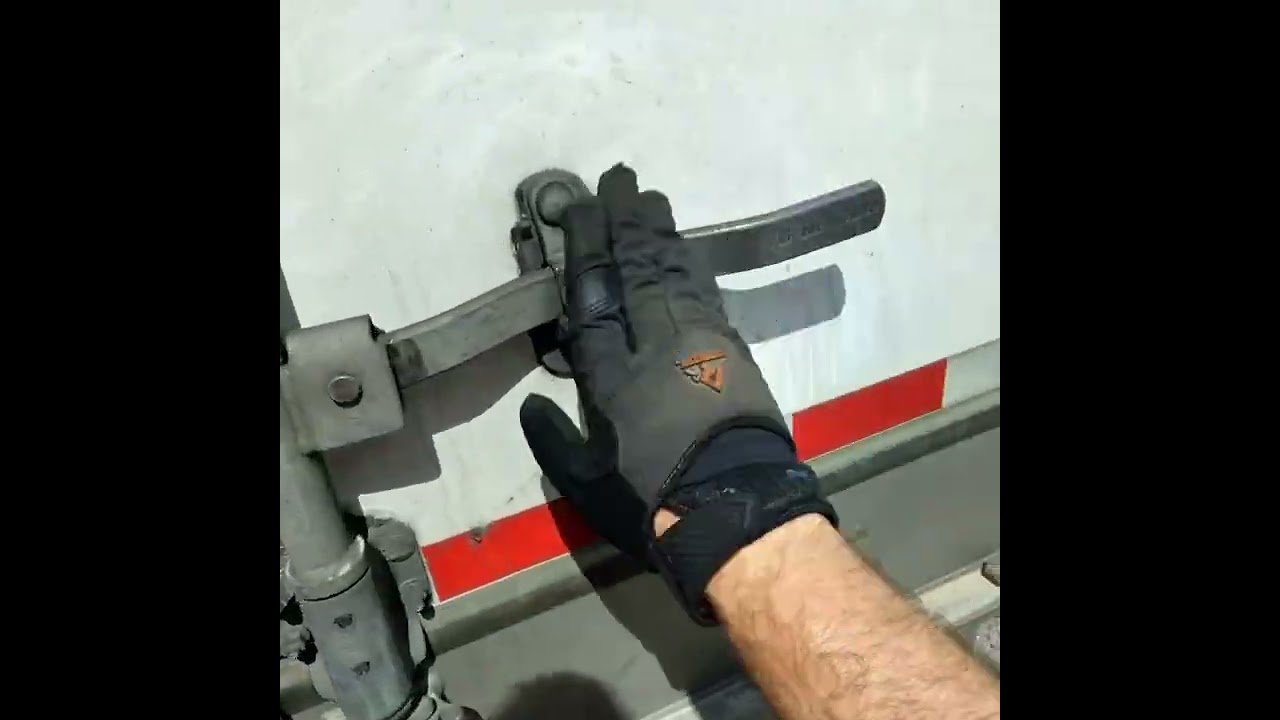 45 SECOND PRE-TRIP! HERE’S what all truckers need for a LEGAL Pre-Trip Inspection on their Big rig.