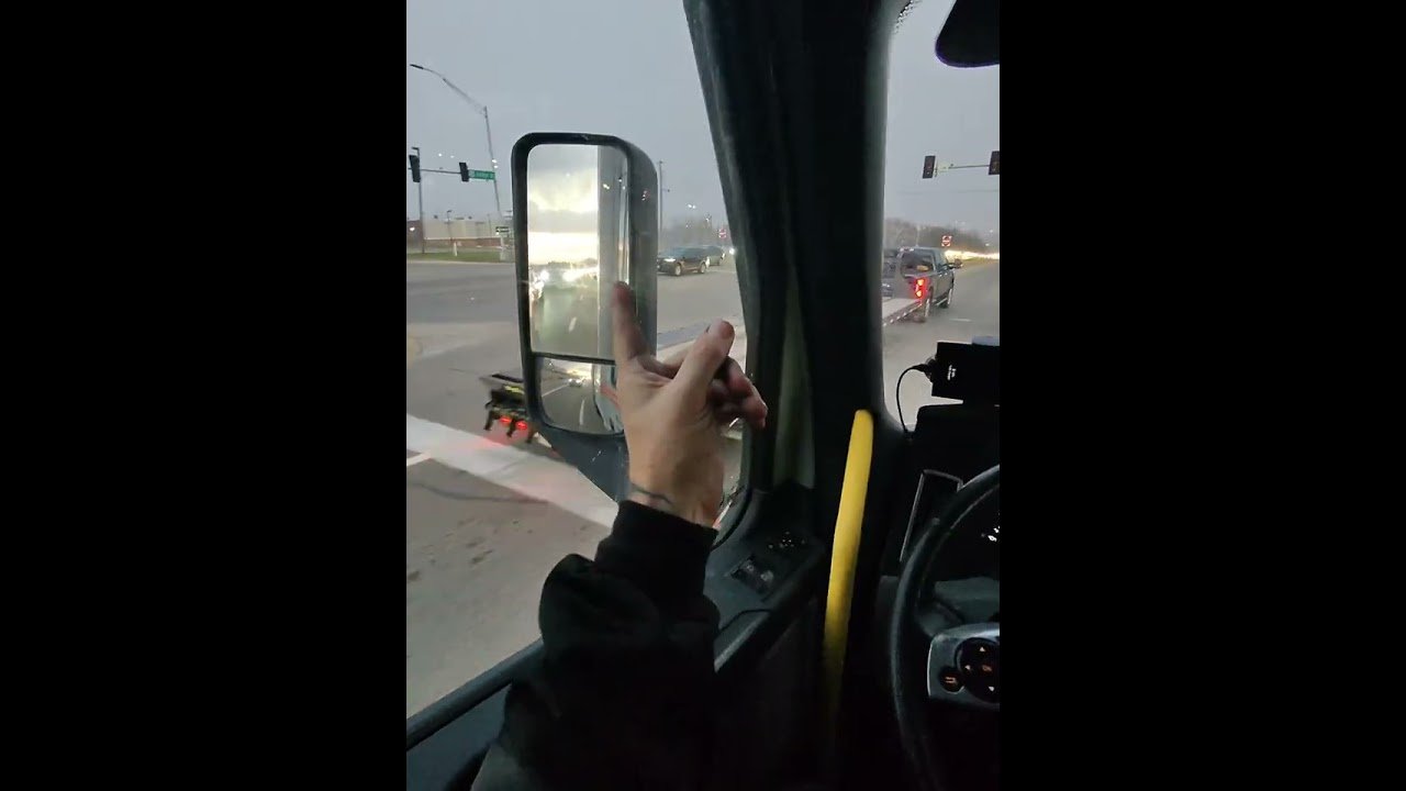 American Trucker Vlog! Why is there TRAFFIC in DUBUQUE? I’ve been lied to my whole life about this.
