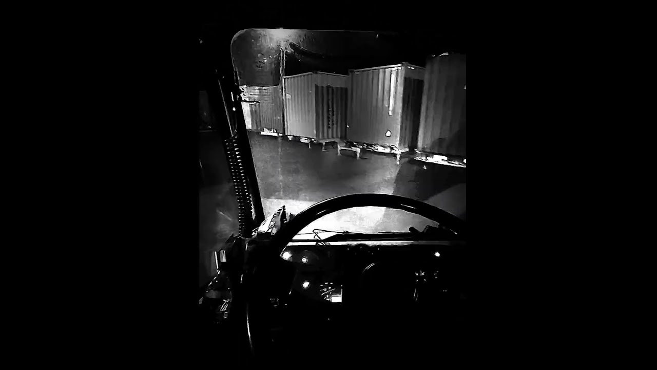 COUNTRY MUSIC FOR TRUCKERS – Miles from home by Company Driver.
