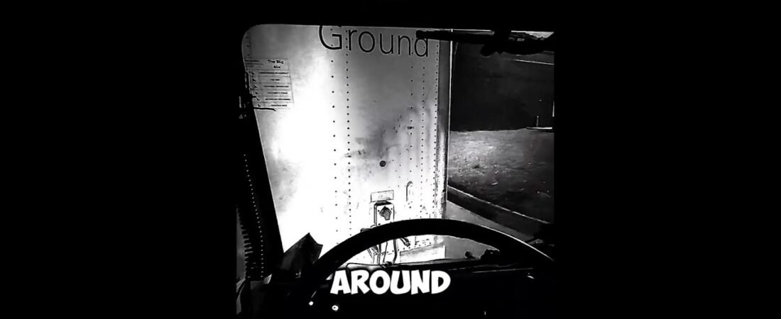 COUNTRY MUSIC FOR TRUCKERS – Pulling out at midnight by Company Driver.