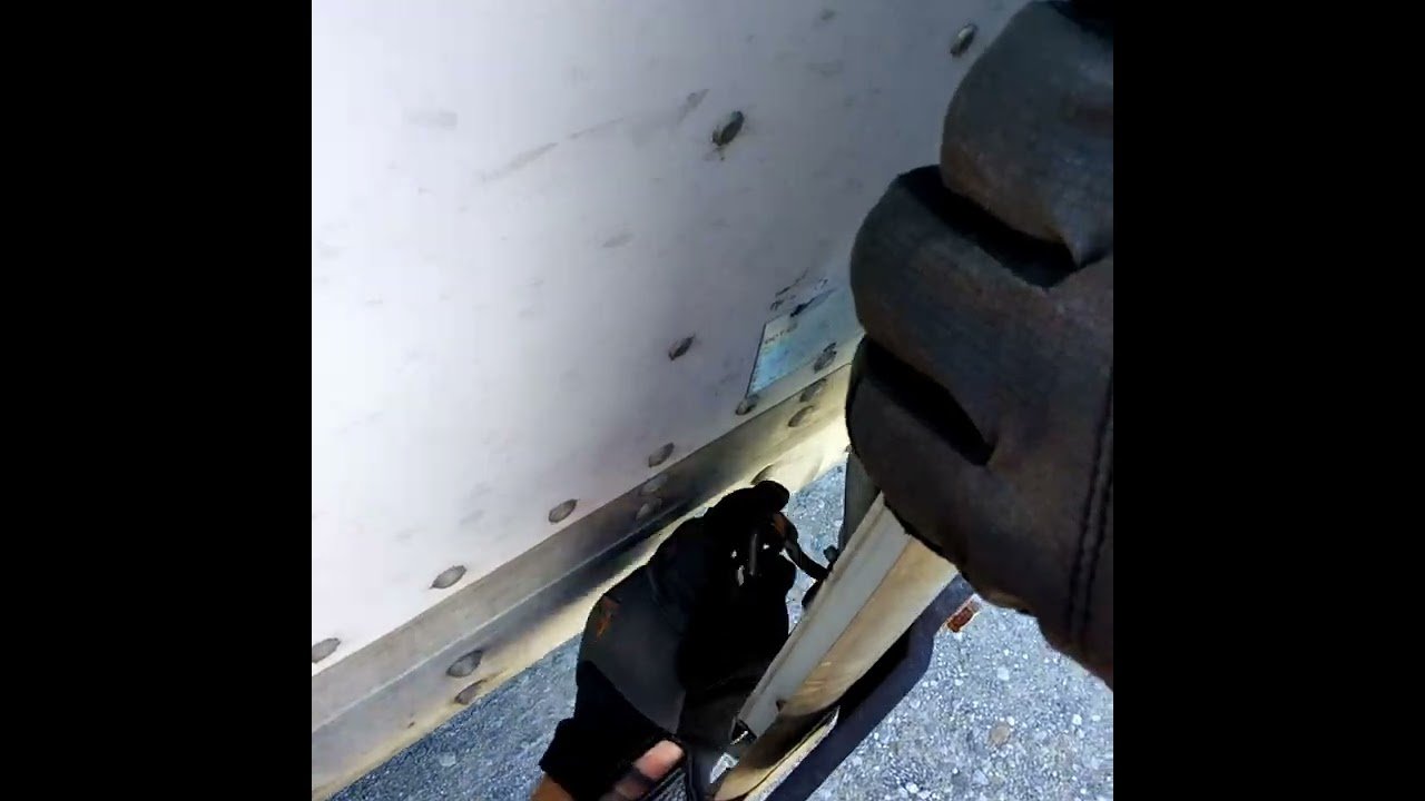 Career Ending Rookie Move Almost put THIS Truck Driver into Early Retirement. Caught On Camera!