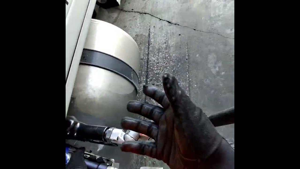 DEF and DIESEL in the SAME HOLE at the SAME TIME. Time is MONEY!. Don’t lose valuable time waiting.
