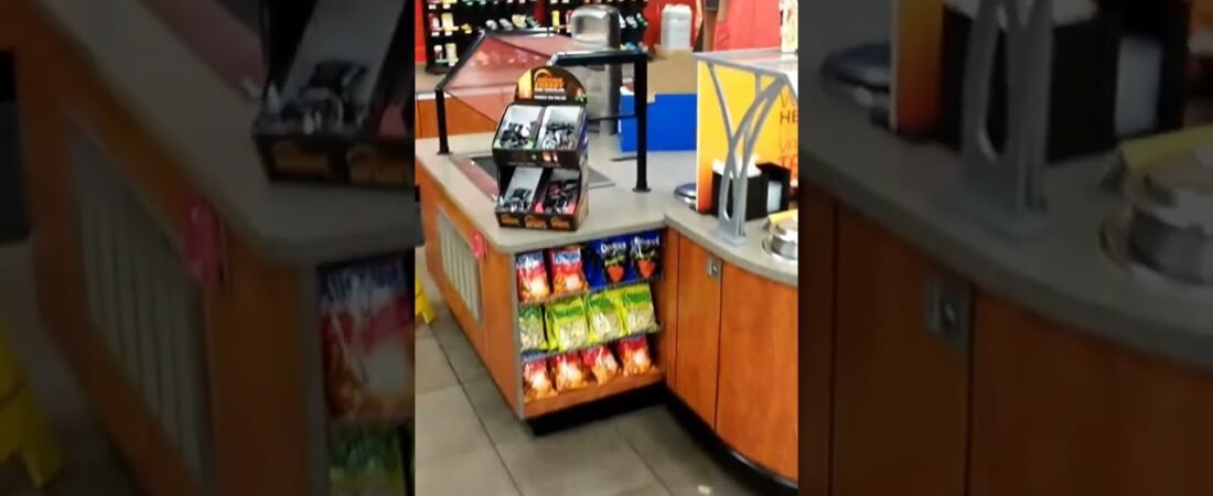 Heartbreaking Story: Trucker just wanted a hot dog. He avoided all distractions and CENSORED