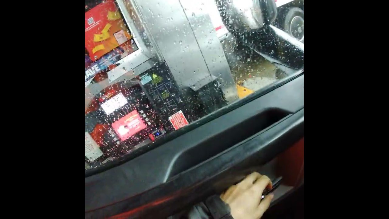 How Truckers SHOWER AT THE FUEL PUMP without getting caught with this simple trick. Every driver can