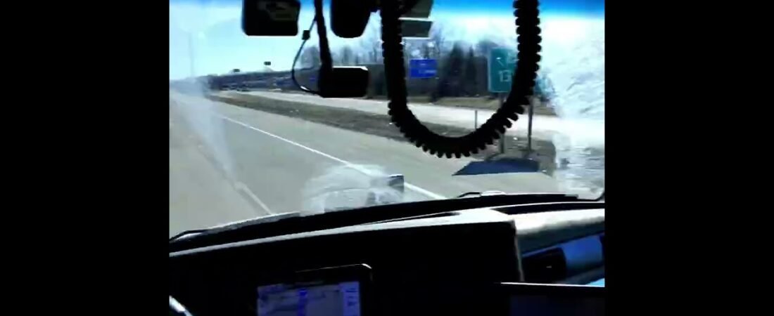 How to PASS SEMI TRUCKS AND LOOK COOL at the same time. Passing like a cool guy Lesson 1