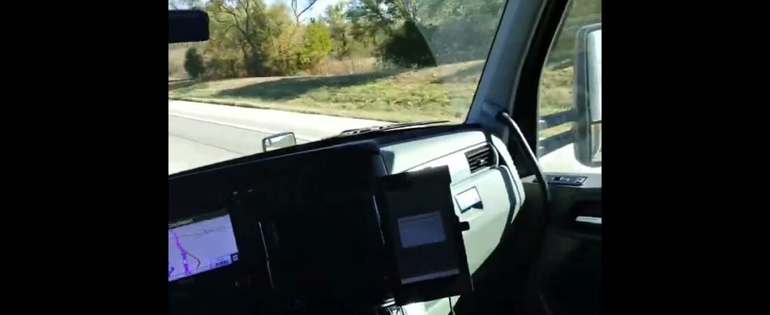 How to handle dispatch while driving… Things Truckers Need To Know.