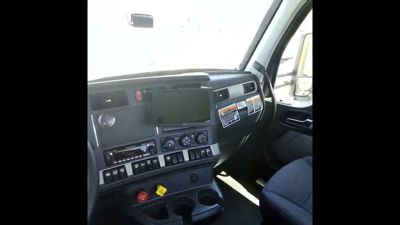I drove the 2025 Cadillac of Big Rigs! This is what trucking us all about. Kenworth has out done it!