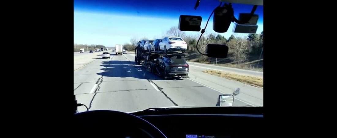 Impatient Female Driver almost Killed Everyone on the highway including Truckers.