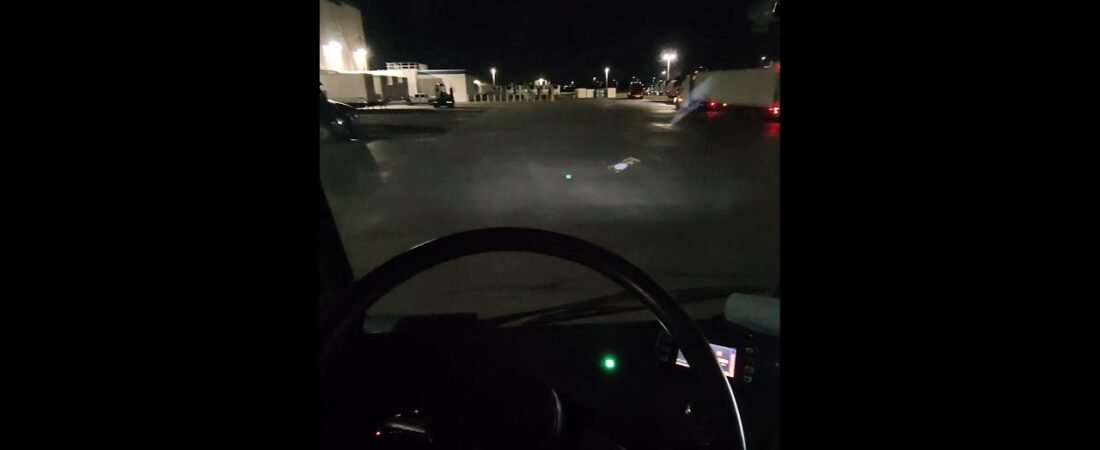 My FIRST TIME driving an ELECTRIC YARD SPOTTER and this thing is CRAY ZEE
