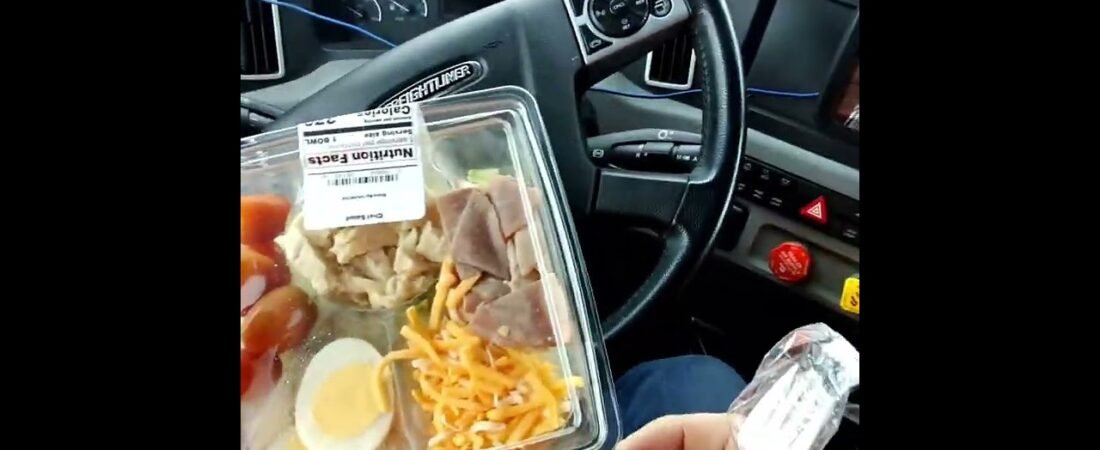 “NO HOT DOGS 🌭 😫 😢 !?!?” Trucker makes the best of his lunch break. It’s hard out here for a Trucker