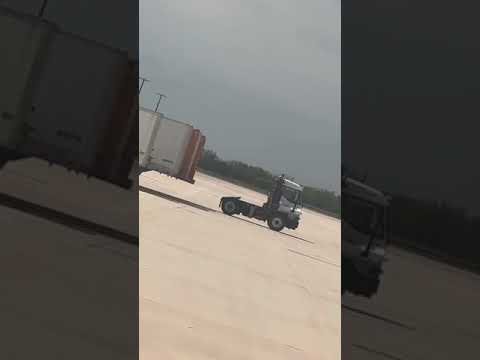 Nobody Is Driving This Semi Truck!! Truckers are about to lose our jobs. The robots are taking over