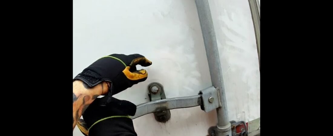 Only a Professional Trucker can show you these Trucking Skills. Pay close attention to this one
