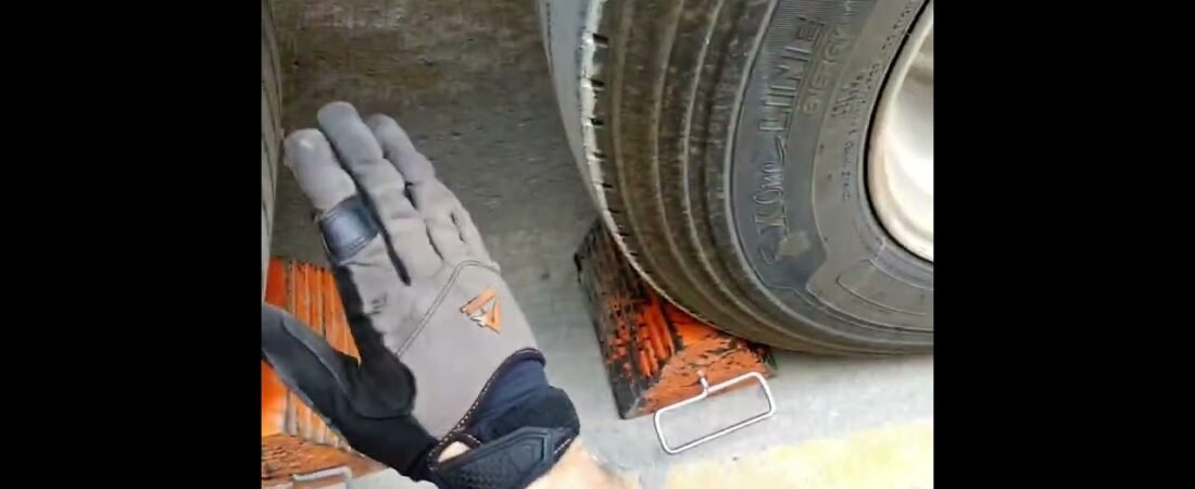 Pro Trucker teaches EVERYONE the difference between Chocked and Locked. Now everyone sing along.