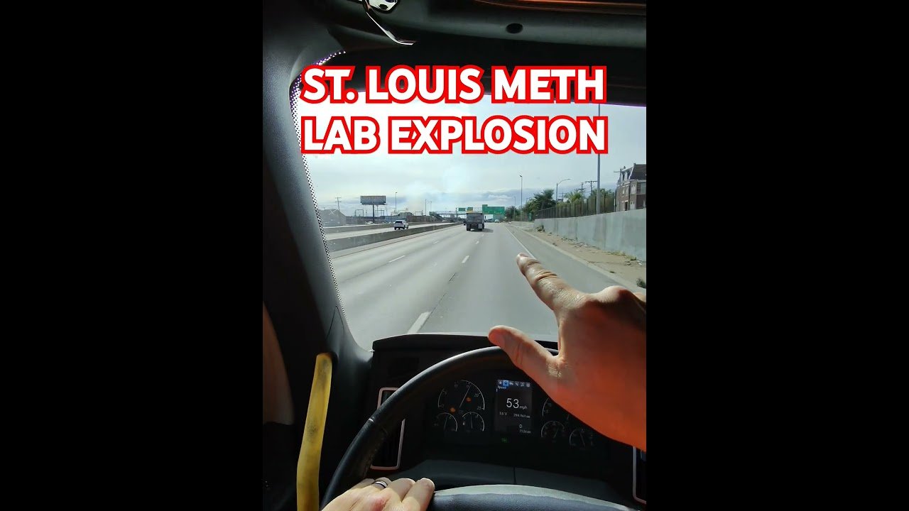 ST. LOUIS METH LAB EXPLOSION! This is happening right now! Don’t breathe the air in the city.