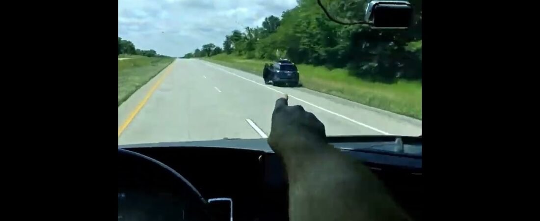 SUV OPENS FIRE AT TRUCK DRIVER! Highway dangers of driving a Big Rig in a Major City! Always Duck!