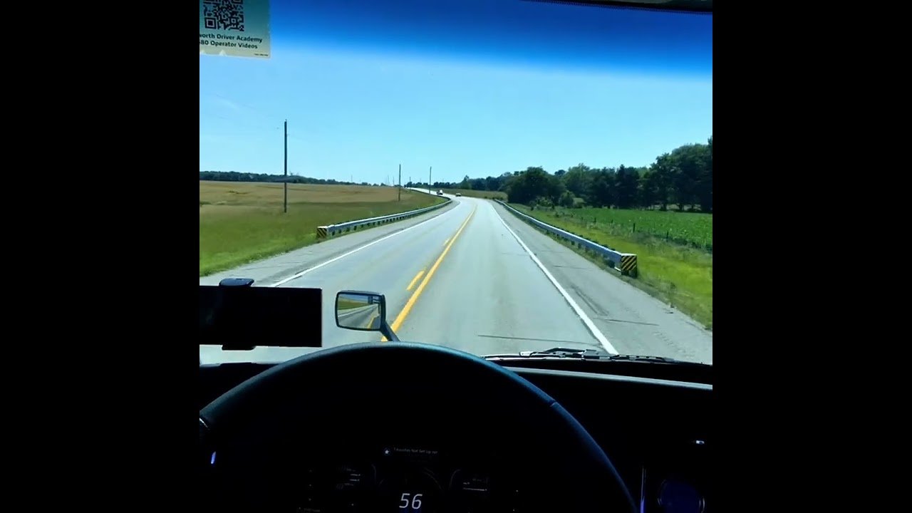 See what it’s like Driving a REAL Big Rig 18-wheeler Semi Truck down the highway. Trucker Life!(4)