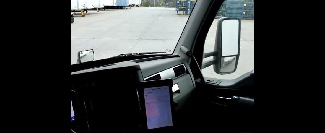 Semi Truck Driver Swings Wide to avoid an accident. You can learn a lot from this channel.