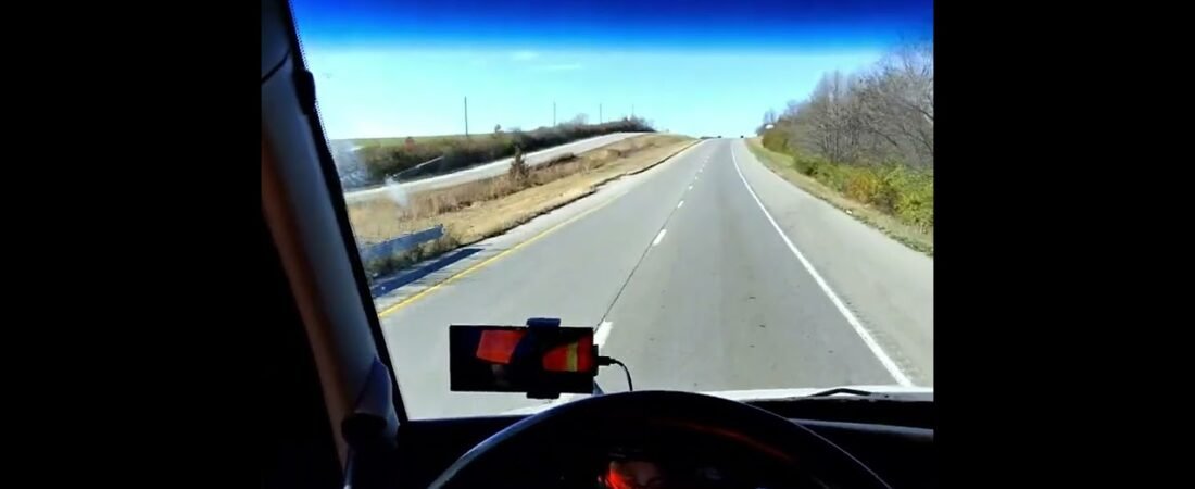 Semi Truck Driver explains why some people shouldn’t even try hard turns in a big rig.