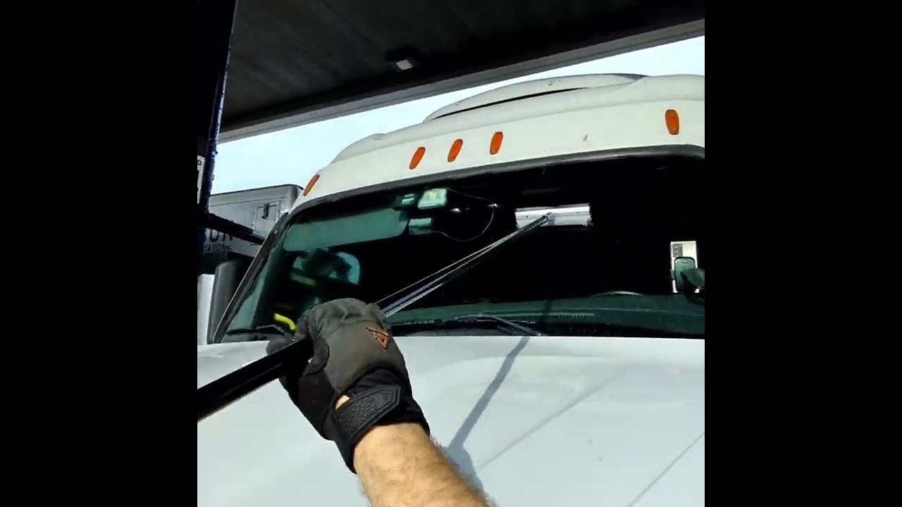 She is so DIRTY! This Trucker likes’em dirty. Who doesn’t? Watch how this truck driver handles it.