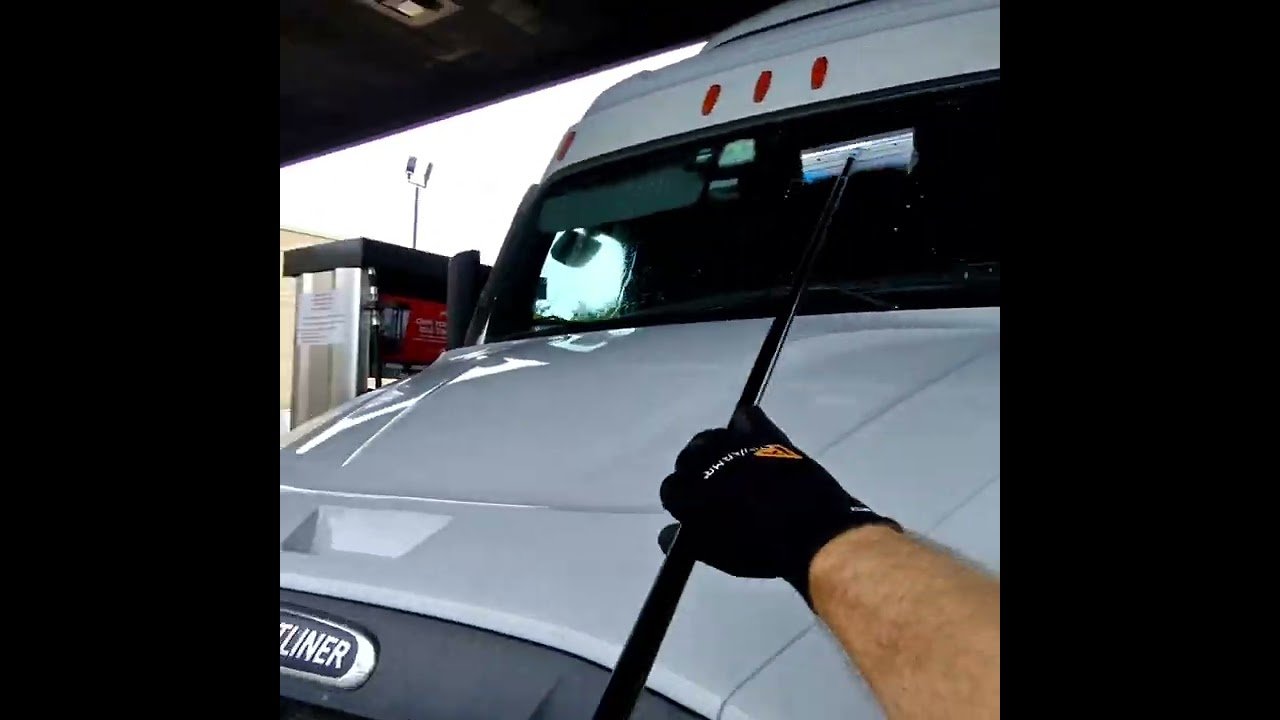 Steering Wheel Holder 101: How to wash your windshield so that you can drive at night.
