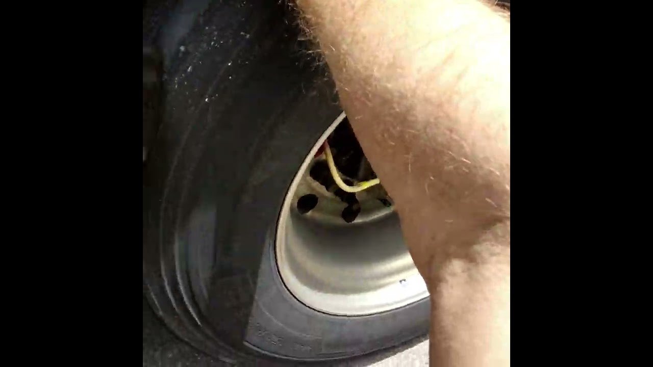 THIS CRINGE CAN’T BE REAL LIFE?!?! A PRE-TRIP CRINGE You Can’t UNSEE! Truckers have gone too far!
